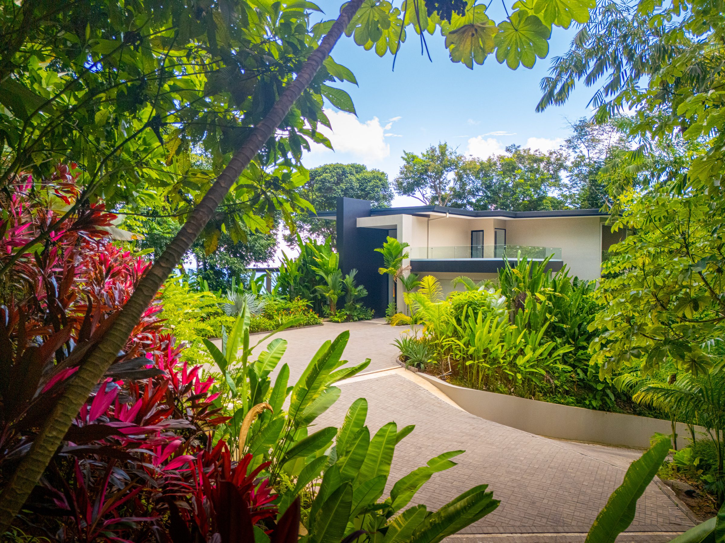 Paved approach to the residence
