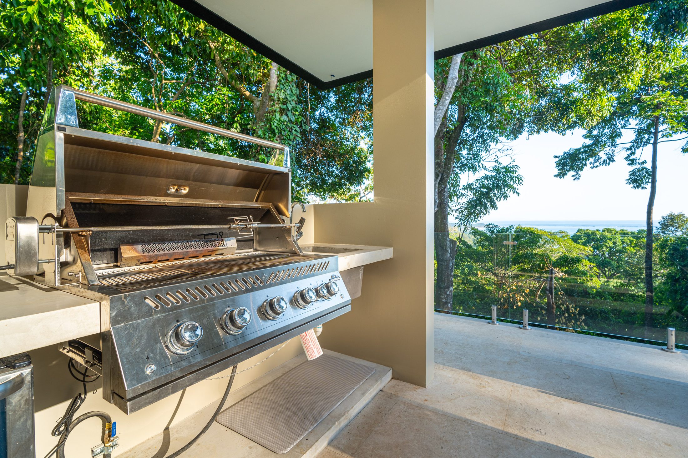 Outdoor kitchen